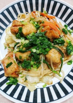 ストック唐揚げをコンビニ野菜で(^3^)-レシピのメイン写真