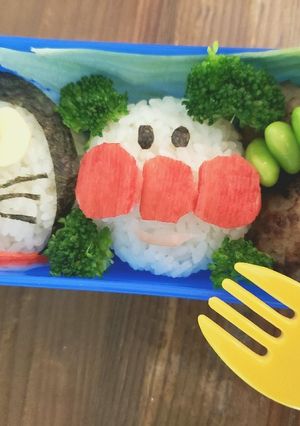 豪華キャスト!アンパンマンドラえもん弁当-レシピのメイン写真