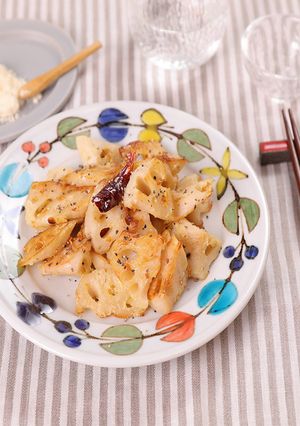 カリっと食感♪れんこんペペロンソテー-レシピのメイン写真
