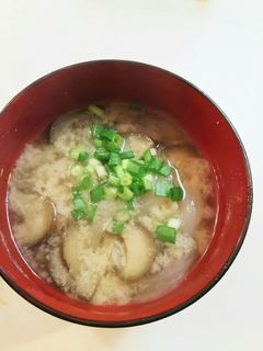 茄子と玉葱の味噌汁-レシピのメイン写真