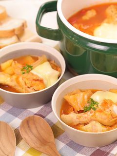 とろ~り絶品☆鶏手羽元のトマトチーズ鍋-レシピのメイン写真