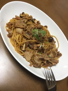 スペアリブの残りの煮汁で☆きのこパスタ-レシピのメイン写真