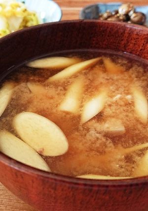 秋の味覚☆旬のマコモと山のキノコの味噌汁-レシピのメイン写真