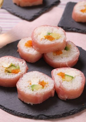 アボカドチーズのアレンジ☆生ハム巻き寿司-レシピのメイン写真