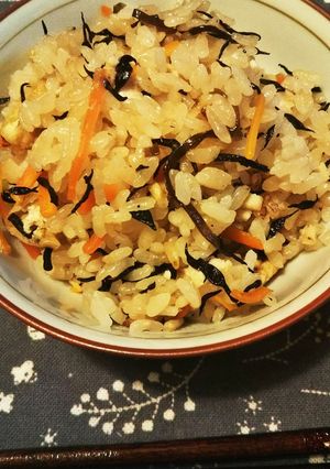 ひじきの土鍋炊き込みご飯-レシピのメイン写真
