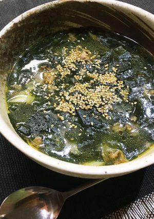 栄養満点！生わかめのトロトロスープ-レシピのメイン写真