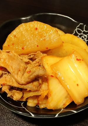 誰でも簡単に♪大根と豚肉のキムチ煮-レシピのメイン写真