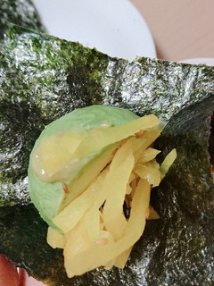 速攻簡単☆アボカドとたくあんの海苔巻-レシピのメイン写真
