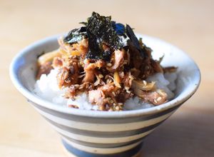 鯖の水煮缶で生姜たっぷりそぼろ丼♪-レシピのメイン写真