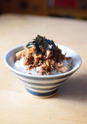 鯖の水煮缶で生姜たっぷりそぼろ丼♪-レシピのメイン写真