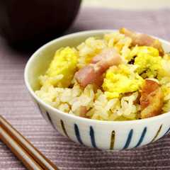 รูปของ ベーコンと丸ごとさつまいもの炊込みご飯