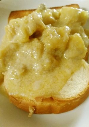 朝食に山形食パンのバナナソースがけ-レシピのメイン写真