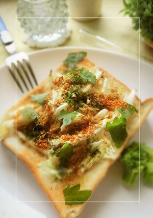 ソース味。キャベ軸×おかかの和トースト-レシピのメイン写真
