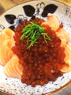 いくらの醤油漬けで親子丼-レシピのメイン写真