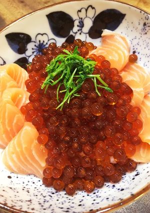 いくらの醤油漬けで親子丼-レシピのメイン写真
