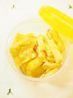 油揚げ☆買ったらすぐカットして保存容器へ-レシピのメイン写真