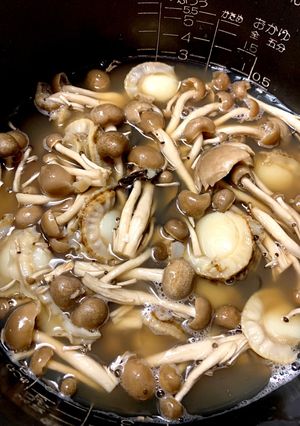 ホタテとしめじの炊き込みご飯-レシピのメイン写真