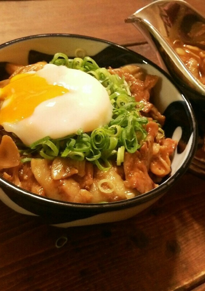 舞茸と豚バラ肉で秋の和風カレー丼-レシピのメイン写真