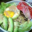 金のゴマだれで☆ロコモコ風サラダご飯♪