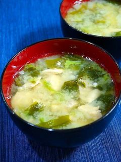 簡単!秋鮭と白菜のお味噌汁☆白麦味噌-レシピのメイン写真