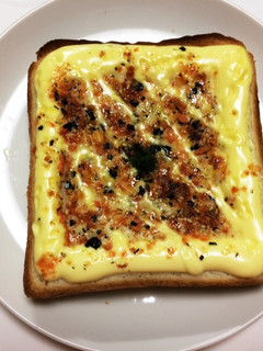 パン耳おいしい☆マヨふりかけトースト-レシピのメイン写真