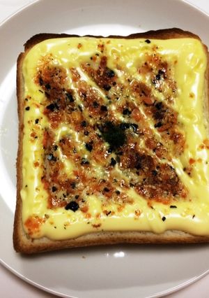 パン耳おいしい☆マヨふりかけトースト-レシピのメイン写真