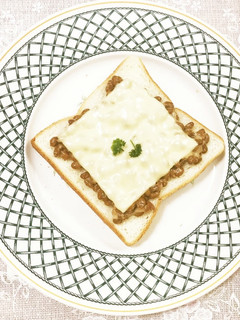 受験生を応援!とろけるチーズ納豆トースト-レシピのメイン写真