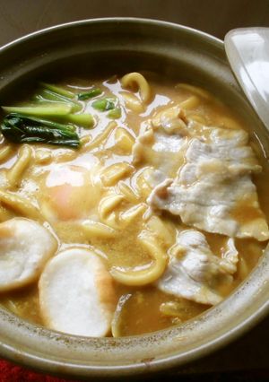 小鍋でひとり満喫♪鍋焼きカレーうどん-レシピのメイン写真