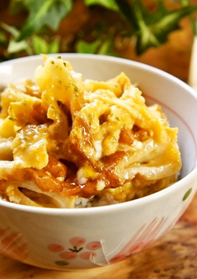 これぞ手抜き節約飯！お揚げと竹輪の玉子丼-レシピのメイン写真