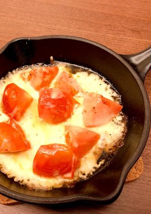 スキレットでトマトの簡単おつまみ-レシピのメイン写真