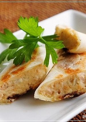 朝でも簡単♪ ツナポテサラダの焼き春巻き-レシピのメイン写真