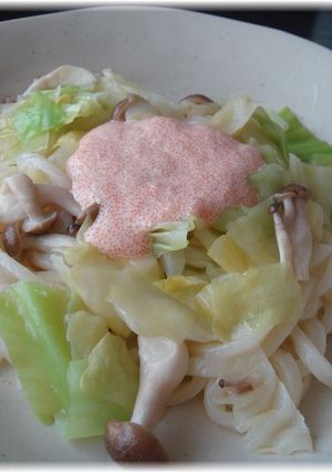 キャベツとしめじのゆでうどん　明太ソース-レシピのメイン写真
