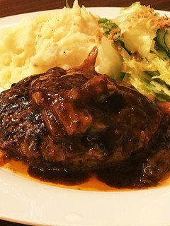 子供に大人気♡基本のふっくらハンバーグ-レシピのメイン写真