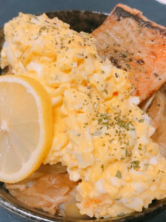 一人暮らしの鮭のムニエルタルタル丼-レシピのメイン写真
