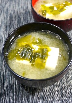 簡単！豆腐とわかめのお味噌汁☆白麦味噌-レシピのメイン写真
