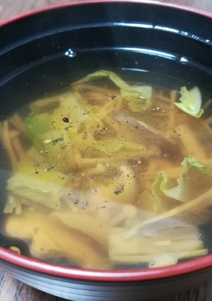 60秒で作るキノコとレタスのお吸い物-レシピのメイン写真