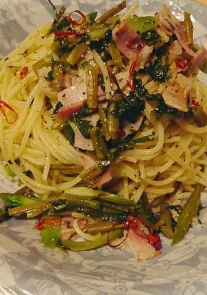 芹とアスパラのアンチョビパスタ-レシピのメイン写真