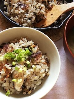 ぶり大根の煮汁でスキレット炊き込みご飯-レシピのメイン写真