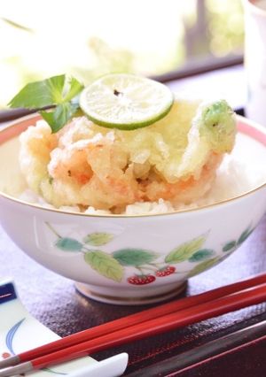 スダチの香りのミニ海老アボカドかき揚げ丼-レシピのメイン写真