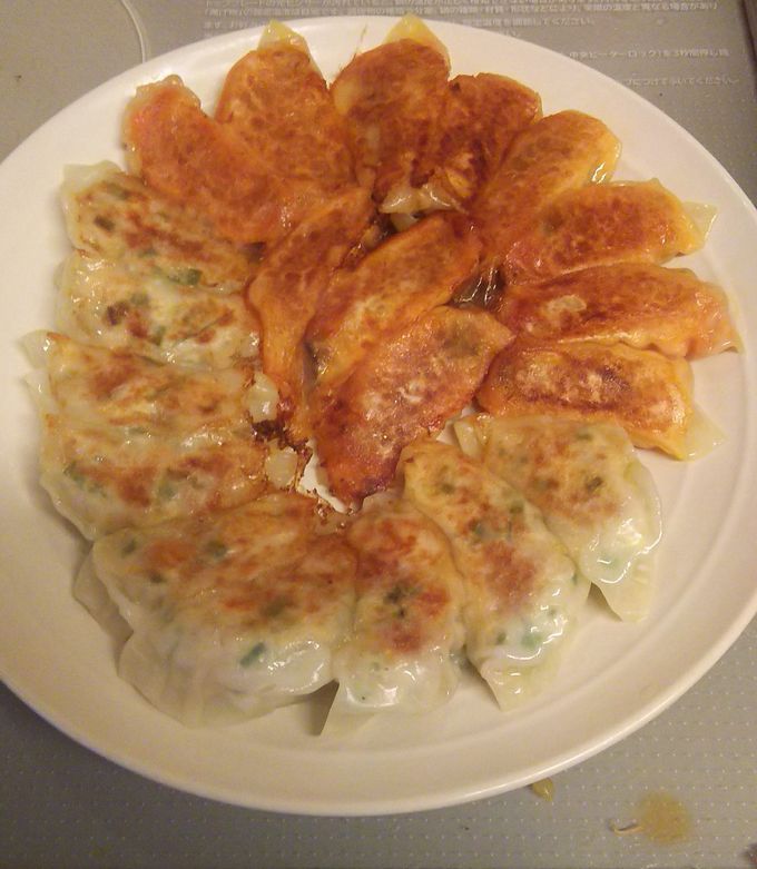 残った豆腐とお野菜で！紅白餃子-レシピのメイン写真
