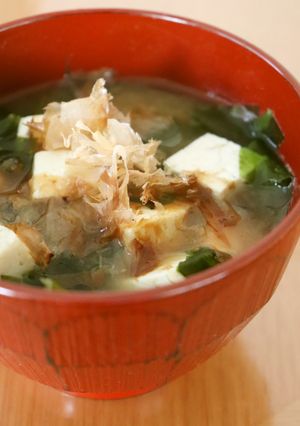 １人分♪粉末煮干しでワカメと豆腐の味噌汁-レシピのメイン写真