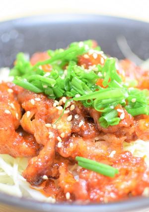 豚こま切れ肉のコチュジャン甘辛丼！-レシピのメイン写真