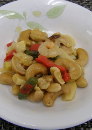 学校給食　えびとカシュ—ナッツの炒め物-レシピのメイン写真