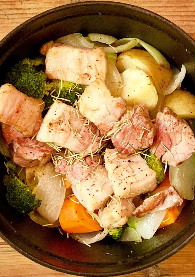 【ストウブ】ごろごろ野菜と豚のロースト-レシピのメイン写真