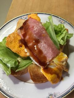 ベーコンエッグのオープンサンド!-レシピのメイン写真