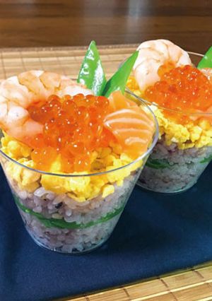 キレイなピンク色♪雑穀米の春色ちらし寿司-レシピのメイン写真