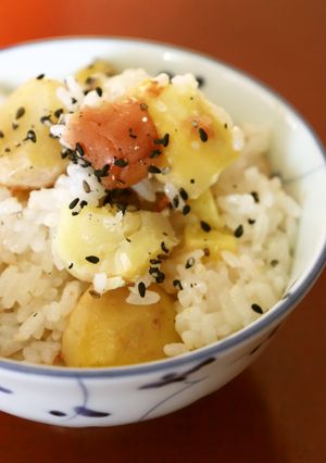 秋の実り♪もち米と梅干し入り栗ご飯-レシピのメイン写真