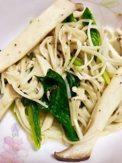 ほうれん草ときのこのバターソテー。-レシピのメイン写真