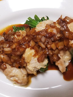 ニラとチーズの豚肉巻き~玉ねぎソース-レシピのメイン写真