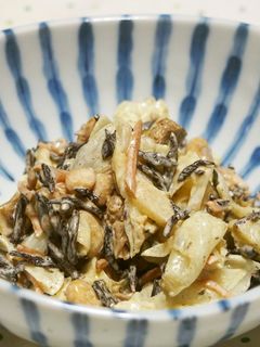 キャベツとひじきの煮物のリメイクサラダ♪-レシピのメイン写真
